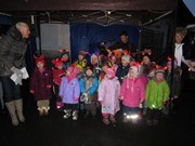 Vystoupení  dětí při rozsvícení stromu na Vlkavě, jarmark